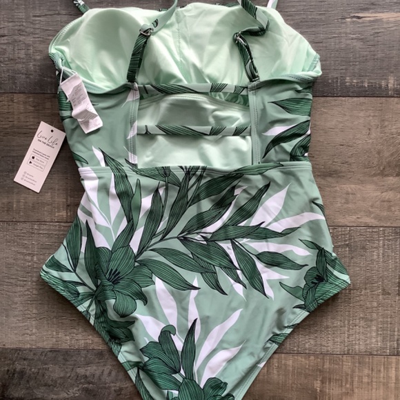 Cupshe bathing suit, Size medium, greens - Picture 2 of 5